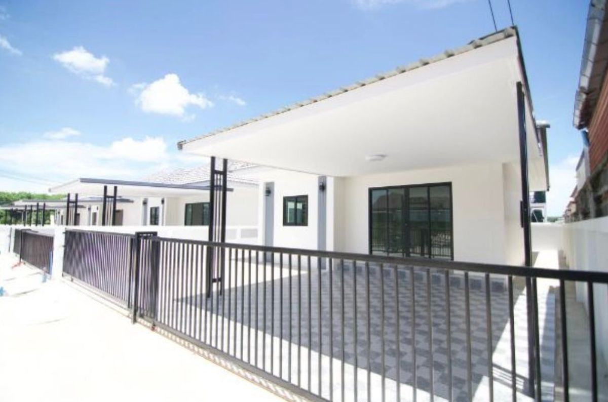 Single house, Khunchai, Nikhom Phatthana photo 1