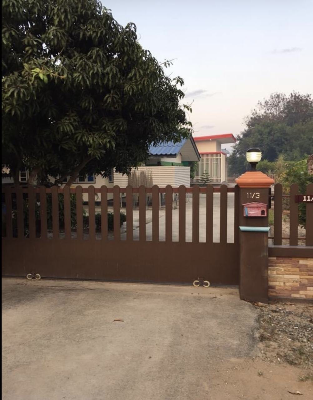 Two detached houses on 1 rai 1 ngan 83 sq.wa, central Rayong photo 1