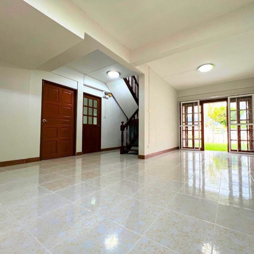 Renovated two-storey corner house opposite Robinson, Ban Chang — photo 2